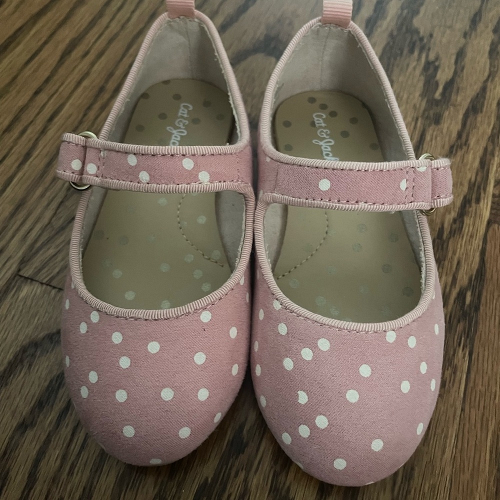 EUC Cat & Jack Mary Jane’s